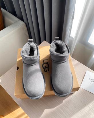Stivali da neve UGG CLASSIC ULTRA MINI Grigio 36