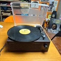 Giradischi Bluetooth con casse integrate