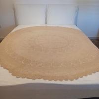 Copritavolo ad uncinetto