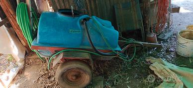 Botte / Irroratrice agricola trainabile con pompa 