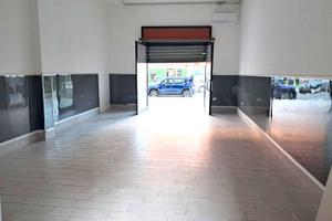 Locale commerciale 50 mq con agibilità C/so Europa