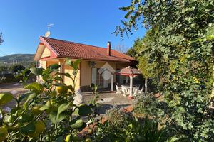 VILLA SINGOLA A MONTECORICE