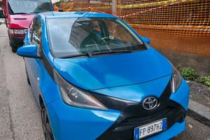 toyota aygo 1.0 x play 5 porte