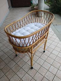 Culla neonato in vimini con ruote