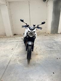 Yamaha XJ6 – 2013 – 28.600 km – €4.150 trattabili