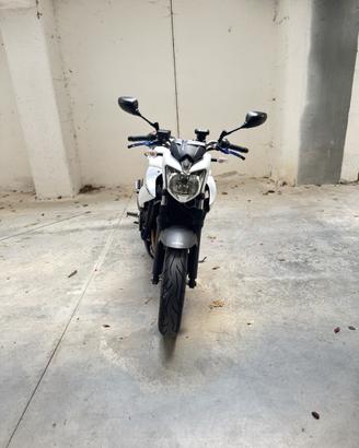 Yamaha XJ6 – 2013 – 28.600 km – €4.150 trattabili