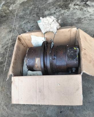 Motoriduttore cingolo caterpillair 301.8