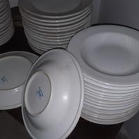 piatti, fondine e piattini