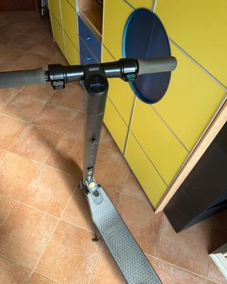 Monopattino elettrico ninebot