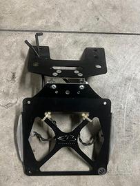 Porta targa Barracuda con frecce