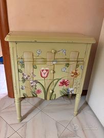 Comodino in legno dipinto a mano