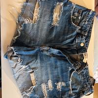 shorts jeans strappatti