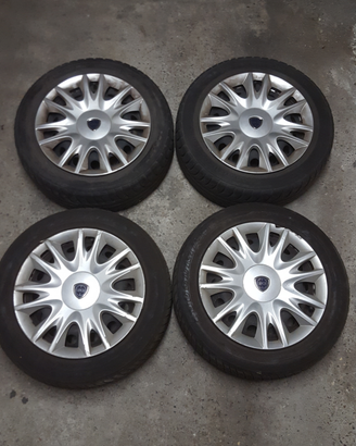 4 cerchi acciaio 6Jx15H2-ET40 con copricerchi