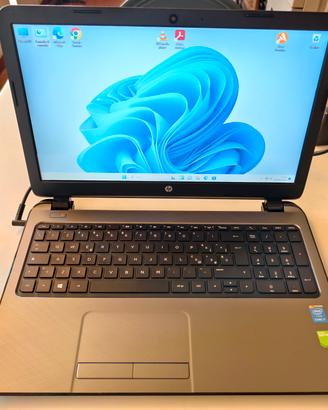 Notebook HP i7, SSD, batteria nuova, Win 11