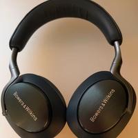 Bowers & Wilkins PX8 007