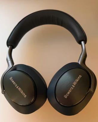 Bowers & Wilkins PX8 007