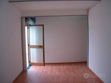 Locale uso ufficio e deposito vigilato 24h su 24