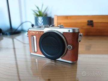 Olympus PEN E-PL8 corpo Micro 4/3 