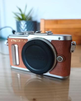 Olympus PEN E-PL8 corpo Micro 4/3 