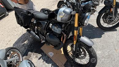 Moto Royal Enfield Bear 650 incidentata