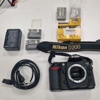 Nikon D200 non funzionante + 4 batterie