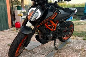 DUKE 125 2022