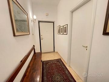 Stanza uso studio - Viale Atlantici (BN)