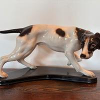 Cane da caccia in ceramica