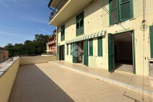 4 LOCALI A MELE
