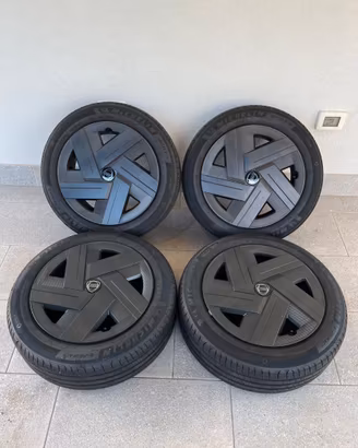 Cerchi e gomme 195/55 R16 Michelin e-Primacy nuove