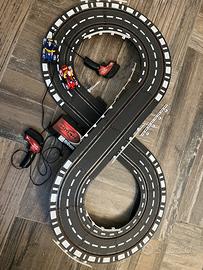 Pista  elettrica con due auto