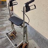 Rollator / Deambulatore pieghevole con seduta