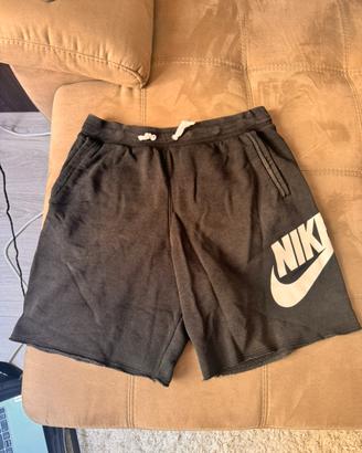 Pantaloncini Nike