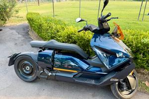 Scooter BMW CE elettrico colore Blue