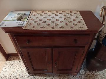 Mobiletto   legno arte povera