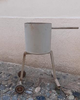Portafango antico usato nelle terme di Acqui.