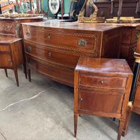 Cassettone Luigi XVI in noce filettato