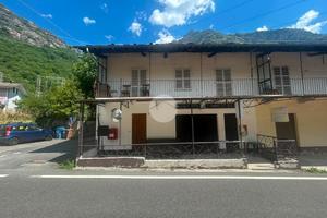 4 LOCALI A LOCANA