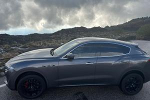 Maserati levante full optional GS  da vetrina