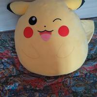 peluche pikachu