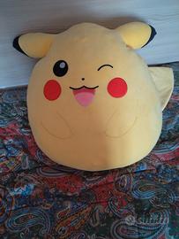 peluche pikachu