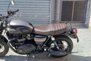 Triumph Bonneville T120 black Gold line 2023