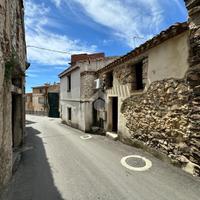 CASA SEMINDIPENDENTE A BAUNEI