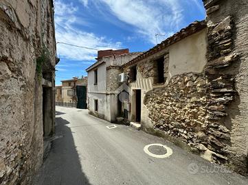 CASA SEMINDIPENDENTE A BAUNEI