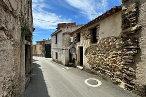 CASA SEMINDIPENDENTE A BAUNEI