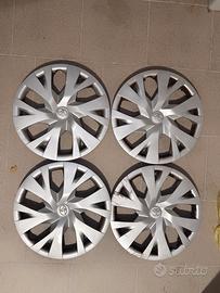 4 CERCHIONI IN FERRO E COPRICERCHIONI TOYOTA IQ