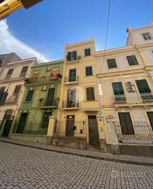 2 LOCALI A TORRE DEL GRECO