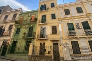 2 LOCALI A TORRE DEL GRECO