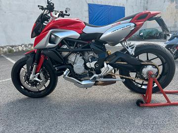 MV AGUSTA RIVALE 800 2015