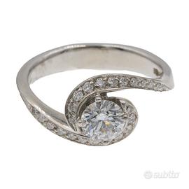 Anello solitario oro bianco 18 kt 750 0,66 ct GIA
